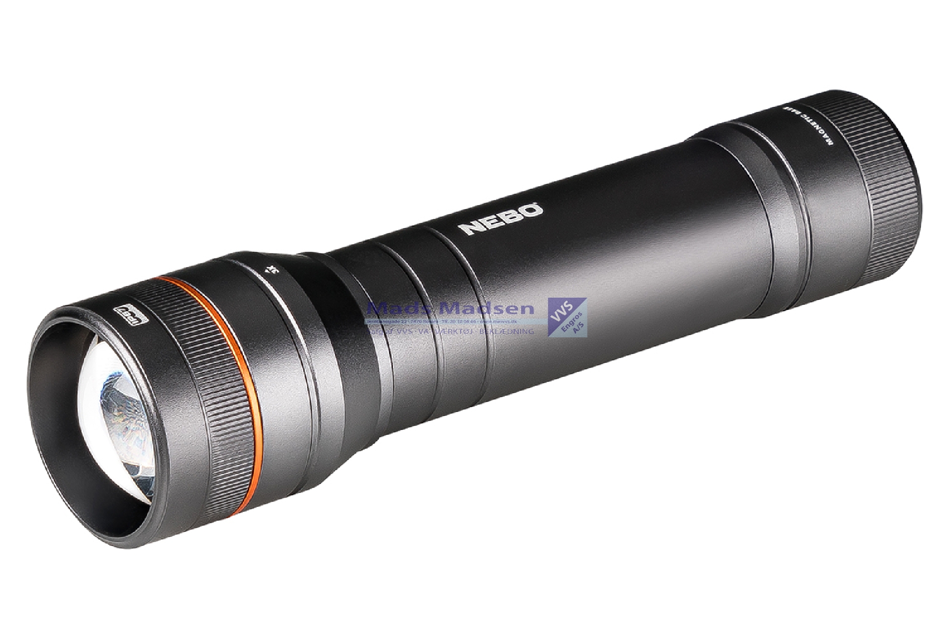 NEBO Newton Håndlygte 1000 Lumen incl. 4xAA Batterier 228235